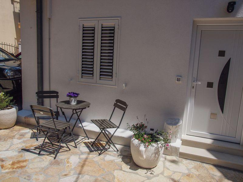 Apartments Karlo Makarska Bilik gambar